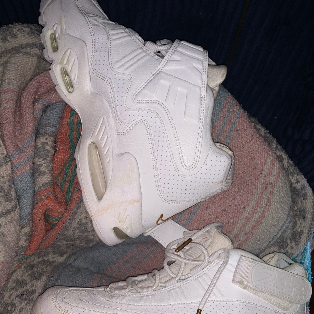 Nike al white griffi sneakers